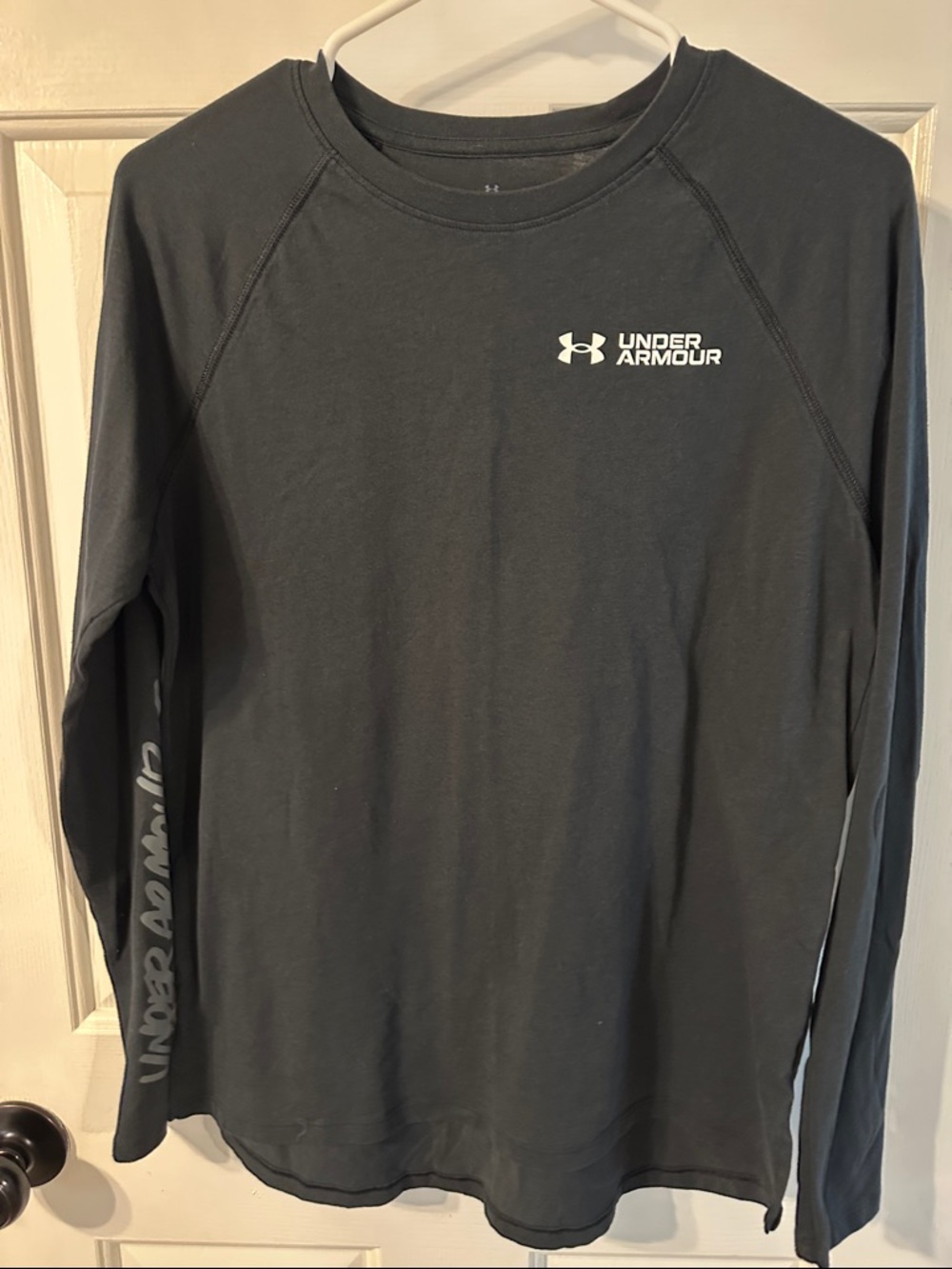 Under Armor long sleeve Tshirt, size large, very dark gray